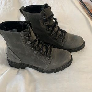 Sorrel Lennox Lace Up Boots - size 8